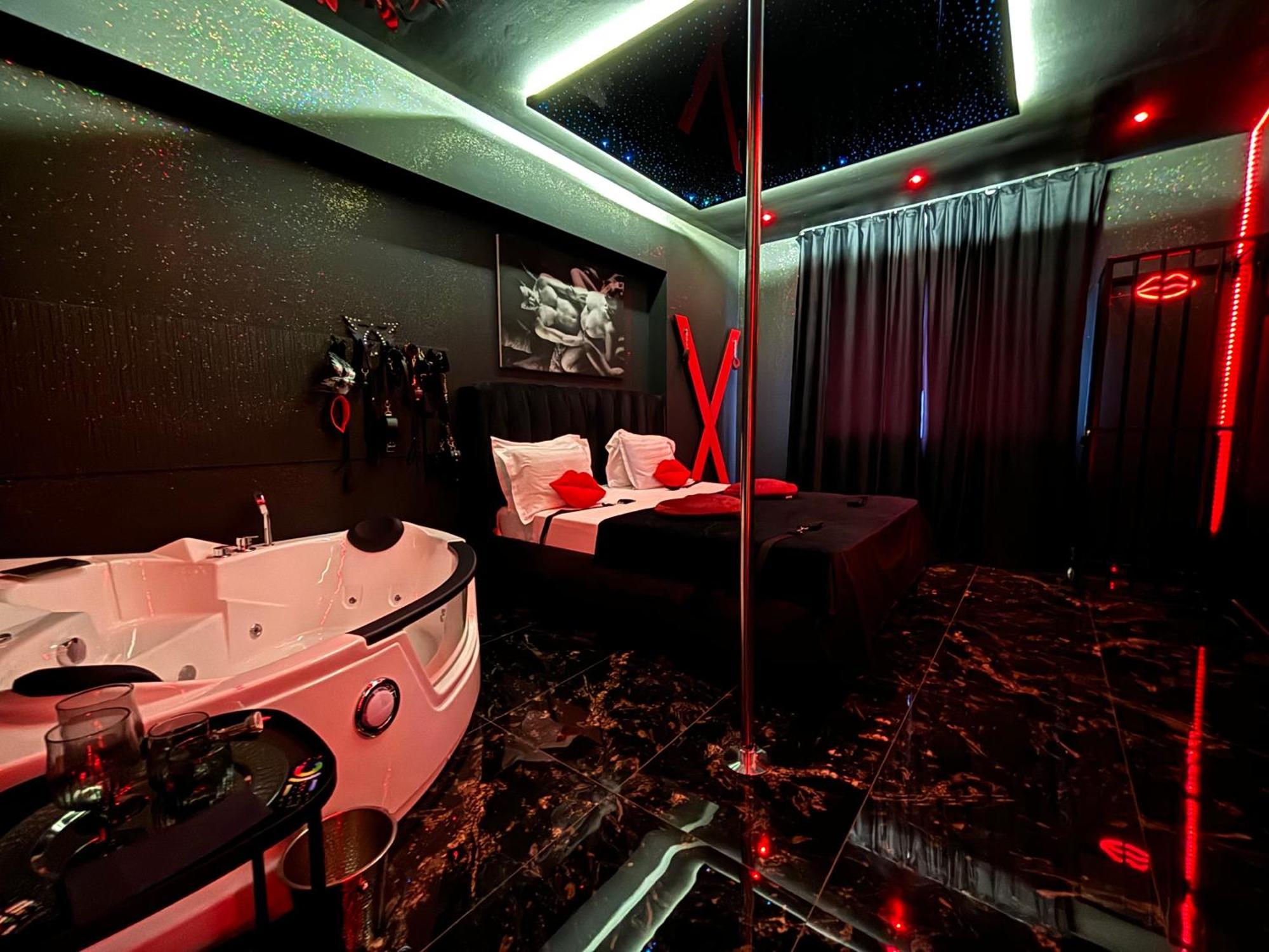 Romeo Nights - Love Rooms - Adults Only Bucharest Exterior photo