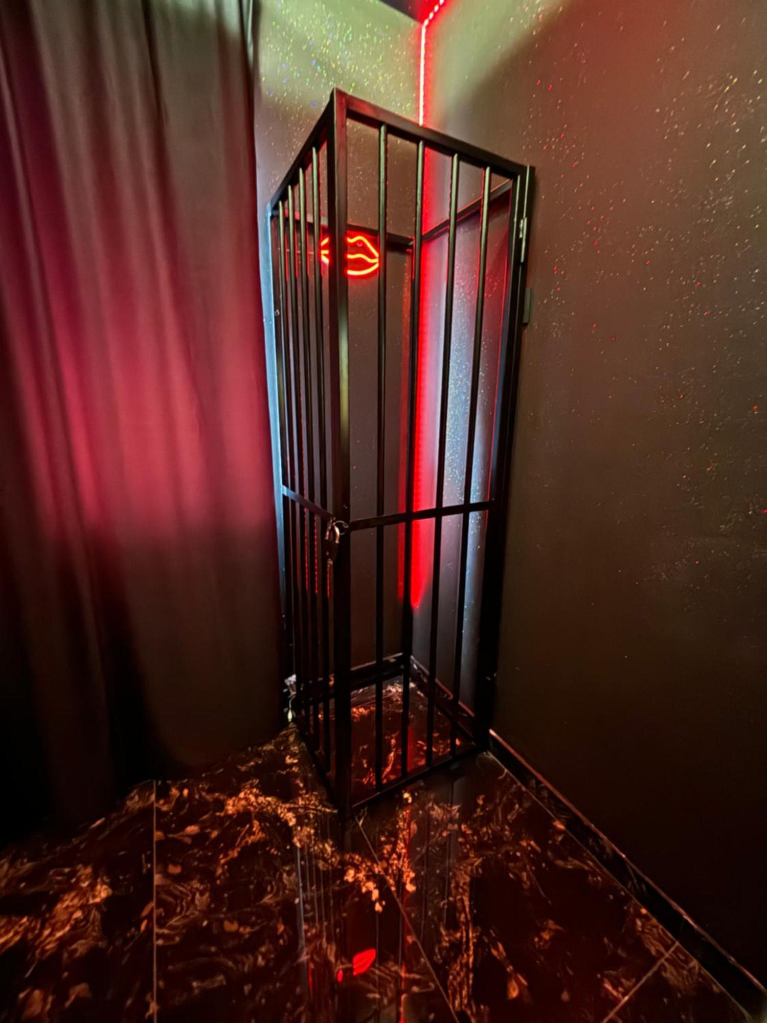 Romeo Nights - Love Rooms - Adults Only Bucharest Exterior photo